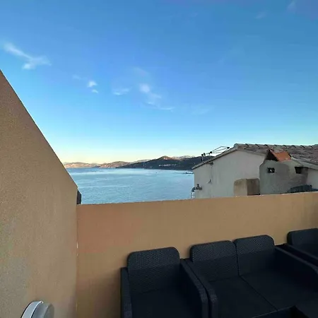 A Rousse 70 M² Avec Terrasse